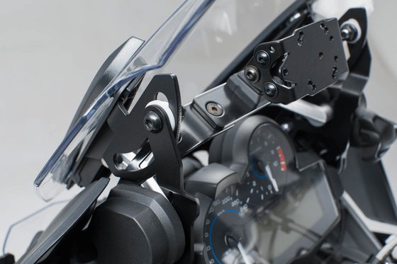 R 1200 GS (2013 - 2019) screen reinforcement for windshield-fairing group | SW-MOTECH