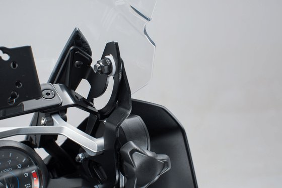 R 1200 GS (2013 - 2019) screen reinforcement for windshield-fairing group | SW-MOTECH