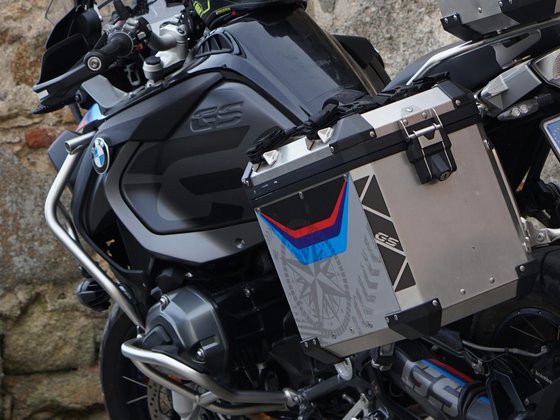 R 1200 GS ADVENTURE (2006 - 2019) scratch saver side case | UNIRACING